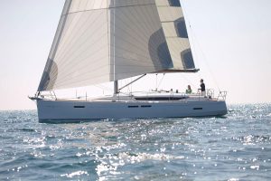 Jeanneau 449-exterior (3)